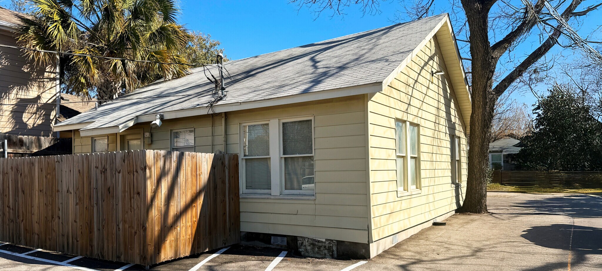 4500 Avenue B, Austin, TX à vendre Photo du bâtiment- Image 1 de 4