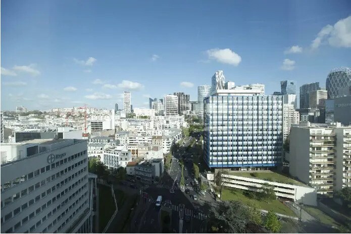 Office in Courbevoie for lease Primary Photo- Image 1 of 3