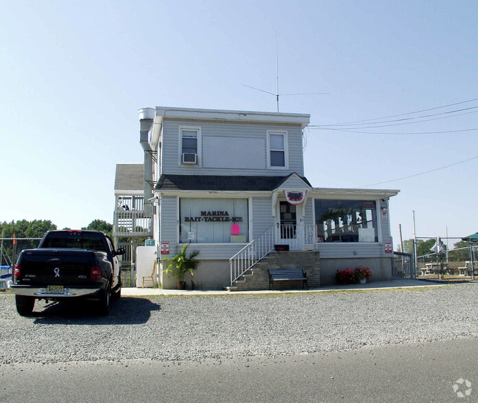 61 N Park Ave, Keansburg, NJ à vendre - Photo principale - Image 1 de 29