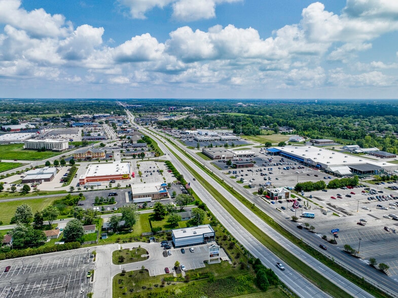 3700 Blk N Morrison Rd, Muncie, IN à vendre - Aérien - Image 1 de 21