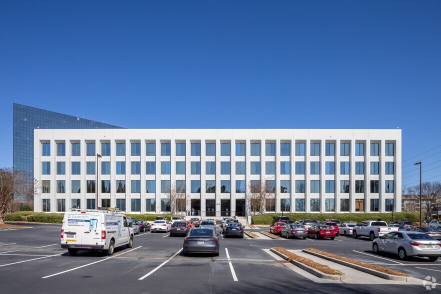 1875 Century Blvd NE, Atlanta, GA à louer - Photo du bâtiment - Image 2 de 6