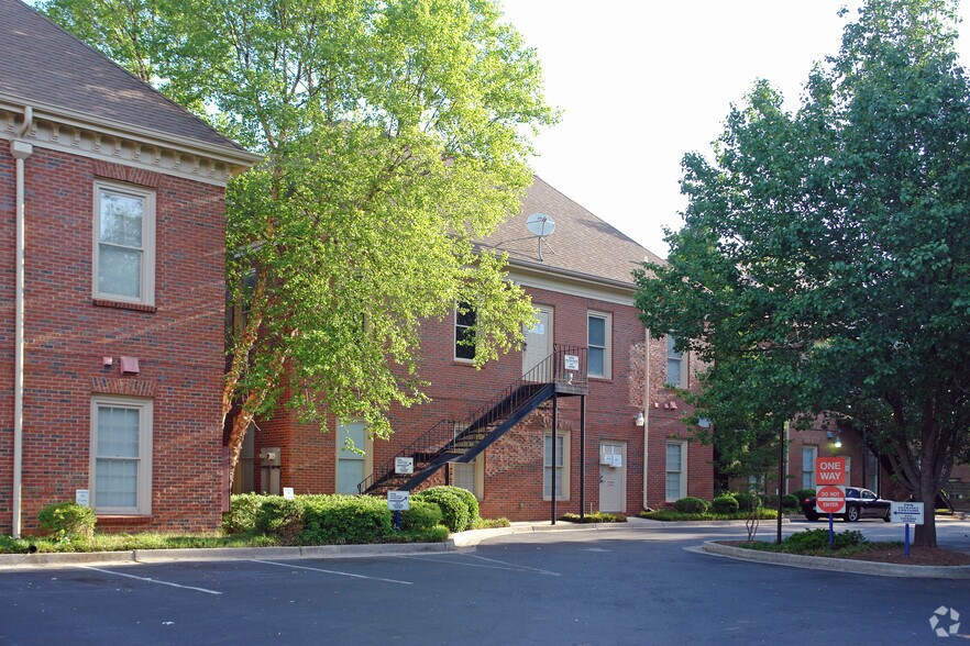 525 Forest Pky, Forest Park, GA à vendre - Photo du bâtiment - Image 3 de 5