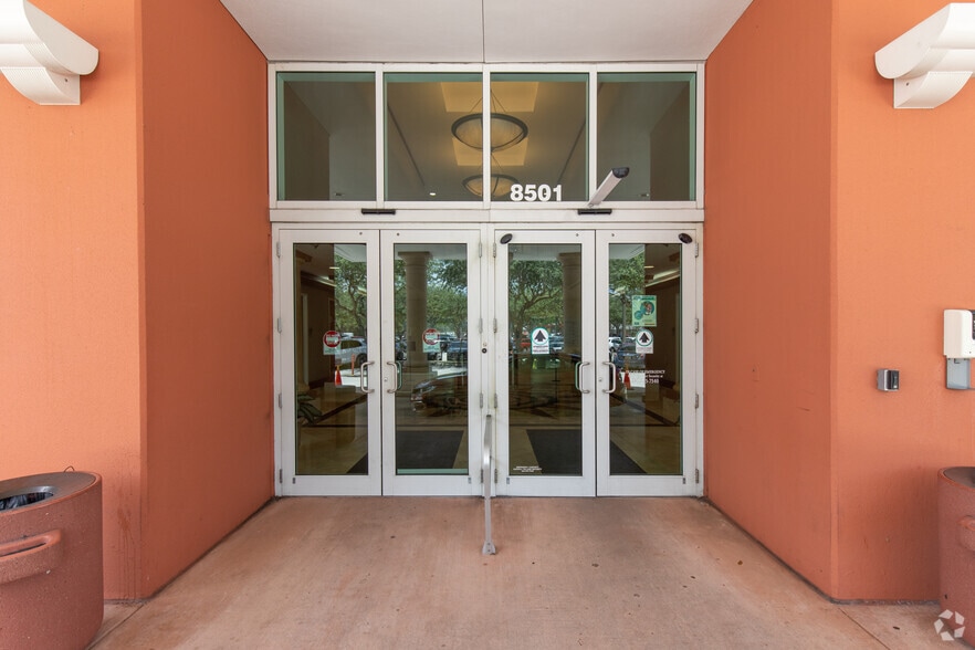 8501 SW 124th Ave, Miami, FL for lease - Building Photo - Image 3 of 37