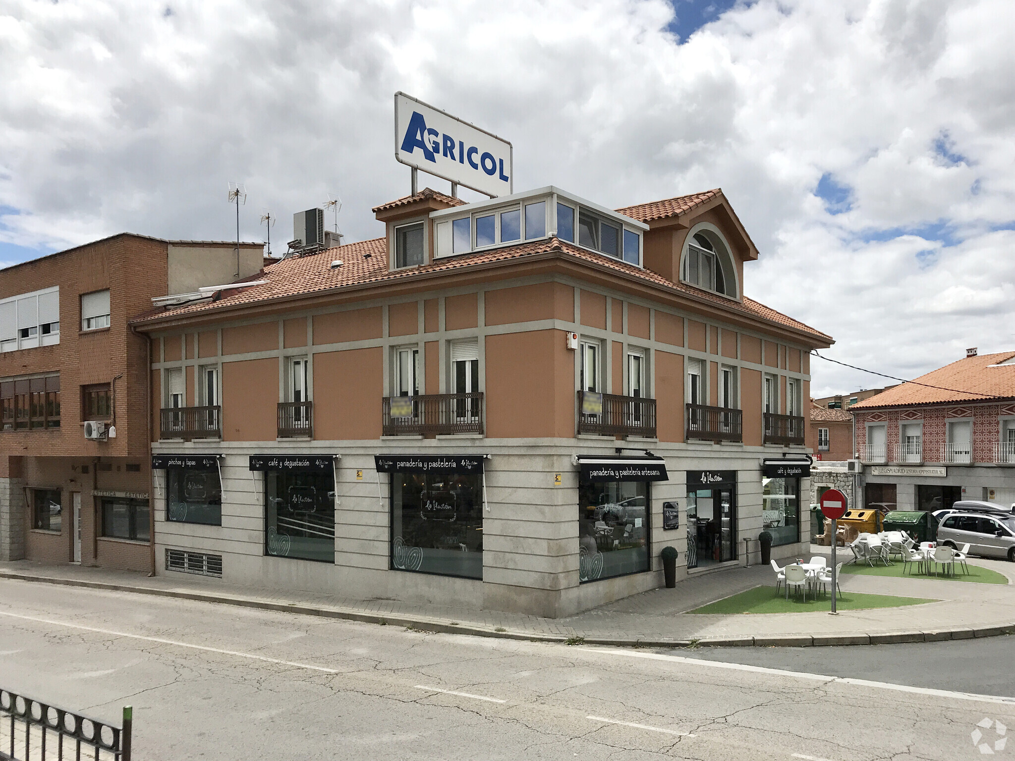 Calle de los Frailes, 120, Colmenar Viejo, Madrid for lease Primary Photo- Image 1 of 3