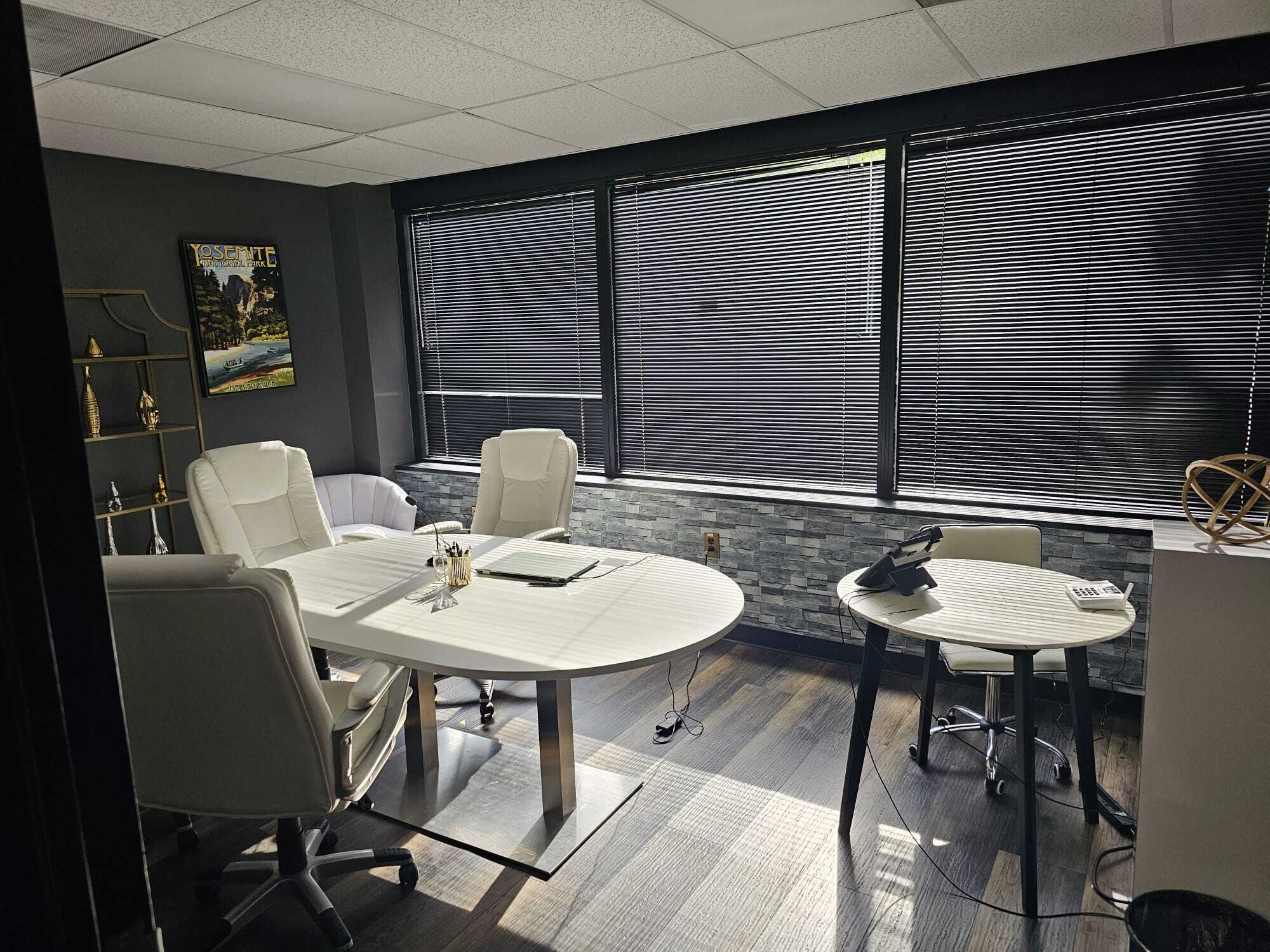 200 Craig Rd, Manalapan Township, NJ à louer Photo intérieure- Image 1 de 12