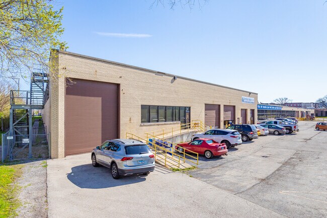 Plus de détails pour 3600-3690 W Pratt Ave, Lincolnwood, IL - Industriel à louer