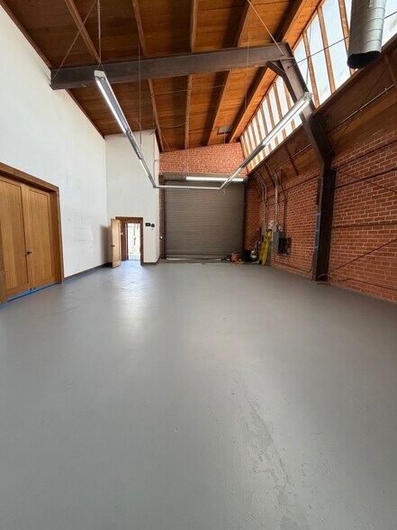 5221 Pacific Blvd, Huntington Park, CA à louer - Photo du bâtiment - Image 2 de 14