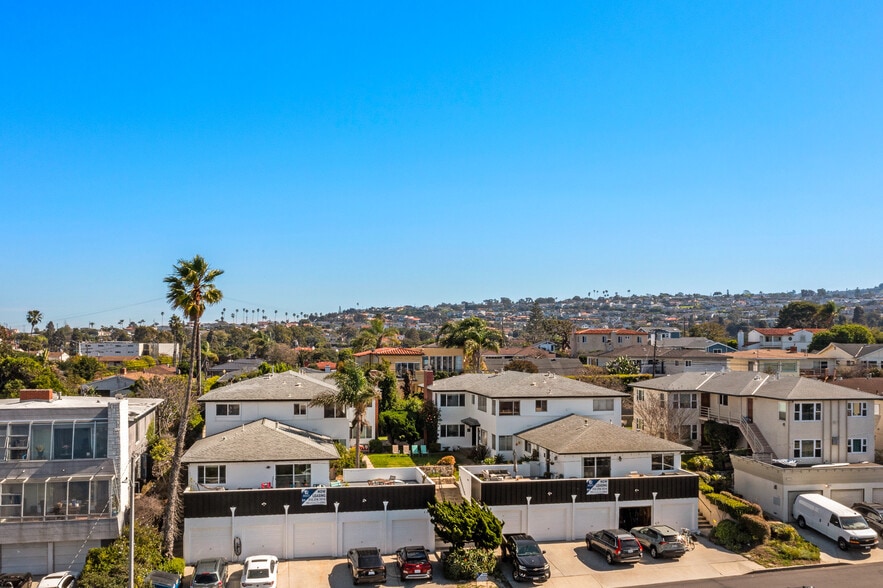 124-128 Palos Verdes Blvd, Redondo Beach, Redondo Beach, CA à vendre - Photo du bâtiment - Image 2 de 31
