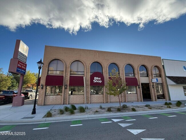 Plus de détails pour 701 S Carson St, Carson City, NV - Commerce de détail à louer