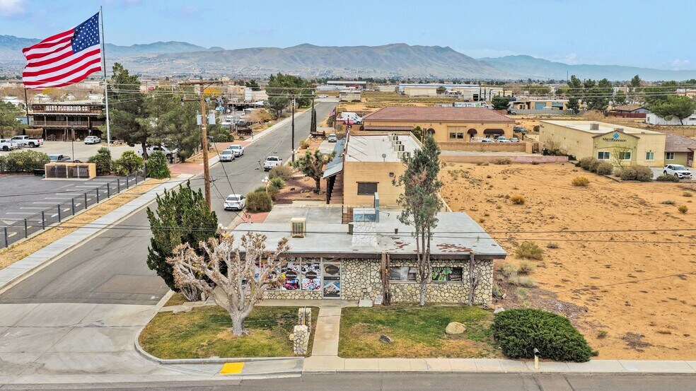 22265 Outer Hwy 18, Apple Valley, CA à vendre - Photo du bâtiment - Image 2 de 6
