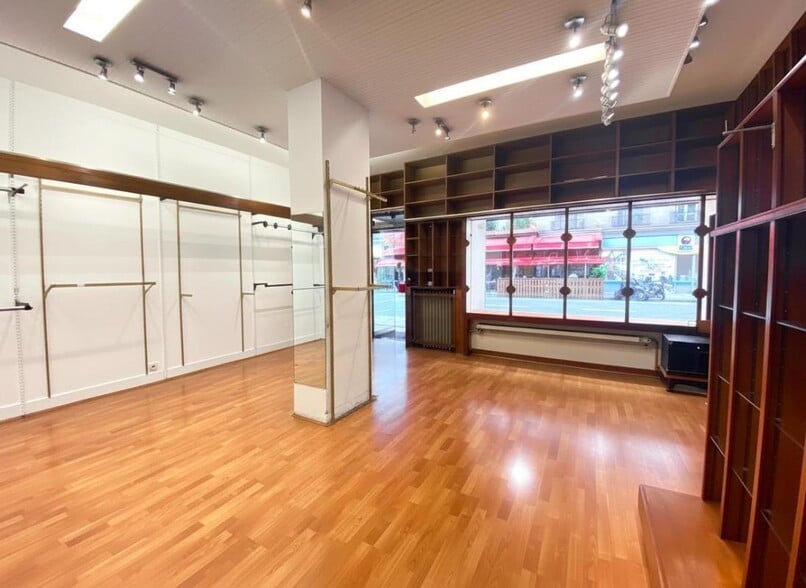 Retail in Paris for lease - Interior Photo - Image 2 of 7