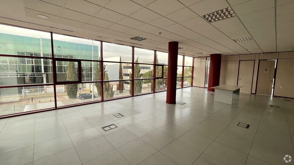 Avenida Italia, 10, Coslada, Madrid for sale - Building Photo - Image 1 of 32