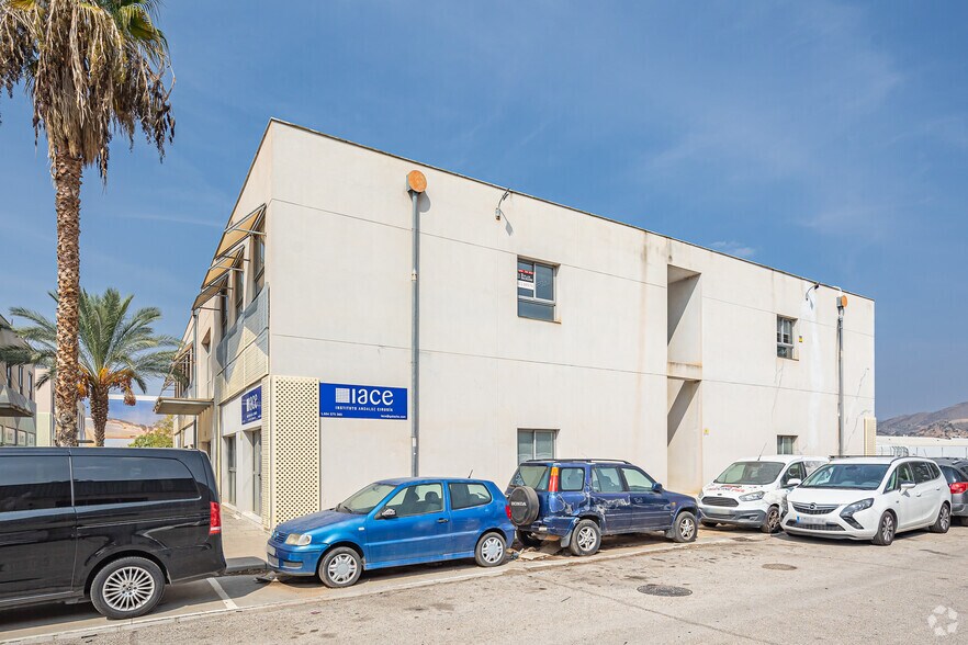 Calle Iván Pavlov, Málaga, Málaga à vendre - Photo du bâtiment - Image 3 de 3