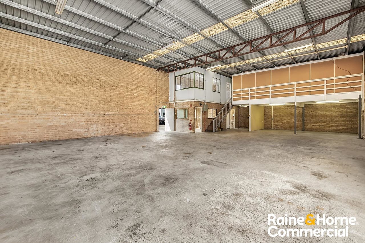 14 Gibbens Rd, West Gosford, NSW 2250 - Unit 14 -  - Interior Photo - Image 2 of 6
