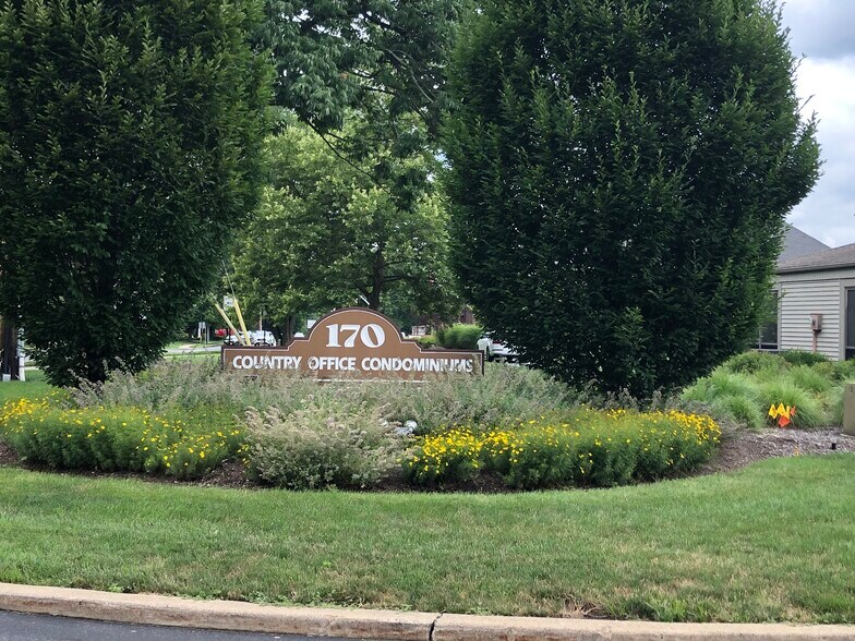170 Changebridge Rd, Montville, NJ à louer - Photo du bâtiment - Image 2 de 2