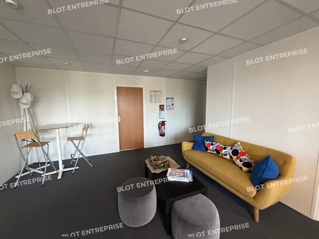 Office in Saint-Grégoire for lease Interior Photo- Image 1 of 10