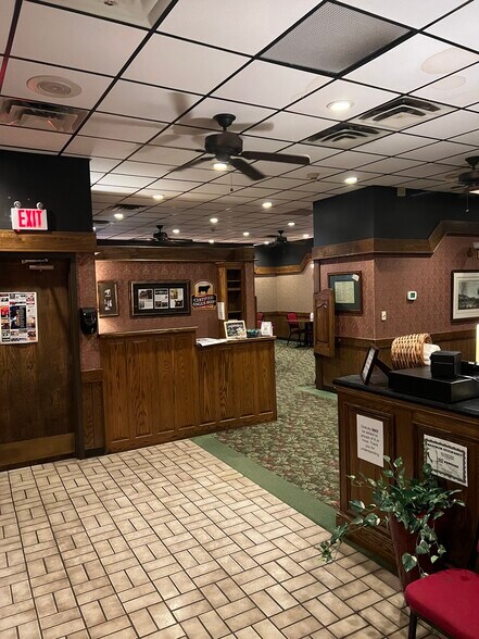 1912 N Broadway St, Pittsburg, KS à vendre - Photo intérieure - Image 2 de 5