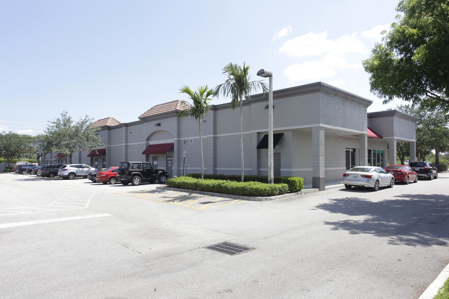 4676-4690 Coral Ridge Dr, Pompano Beach, FL for lease - Building Photo - Image 2 of 4