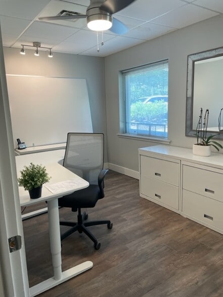 748 Bethlehem Pike, Ambler, PA à louer - Photo du bâtiment - Image 2 de 11