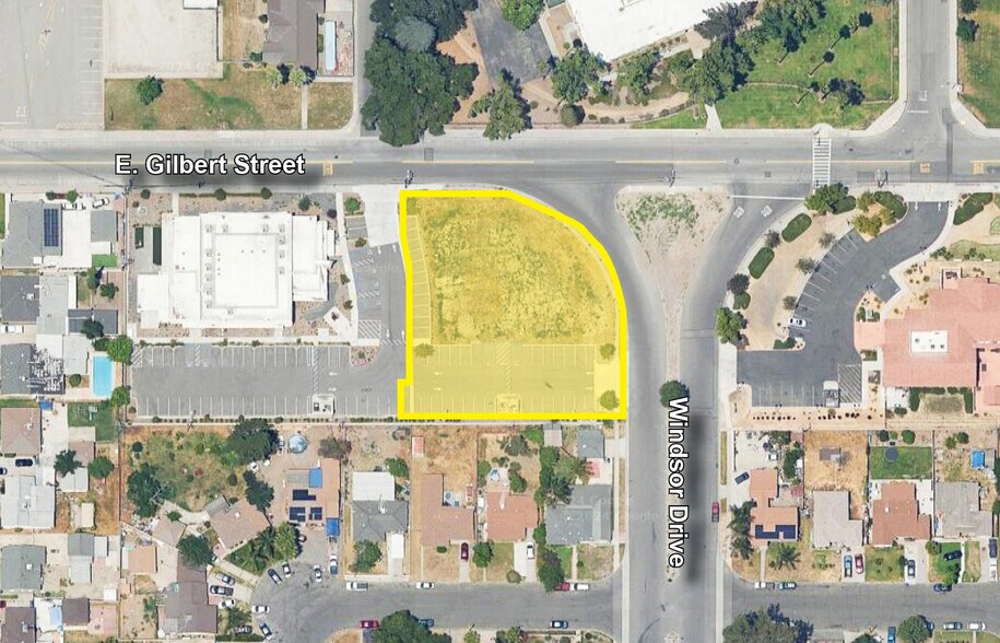 East Gilbert St, San Bernardino, CA à vendre - Photo du bâtiment - Image 2 de 6