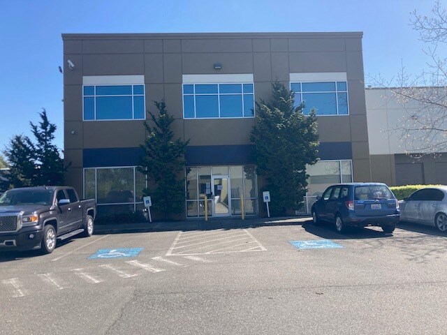 710 Sw 34th St, Renton, WA à louer - Photo du bâtiment - Image 2 de 5