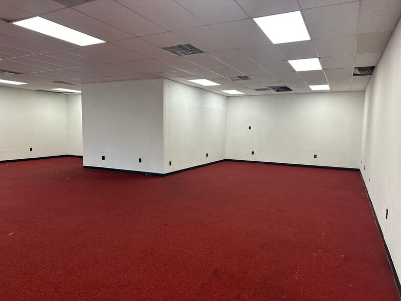 4120 Rowan Rd, New Port Richey, FL à louer - Photo intérieure - Image 2 de 14