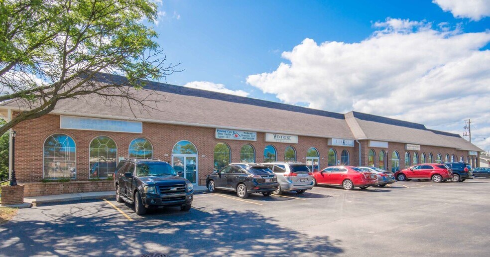 7919-7961 N 76th St, Milwaukee, WI à vendre - Photo du bâtiment - Image 1 de 5