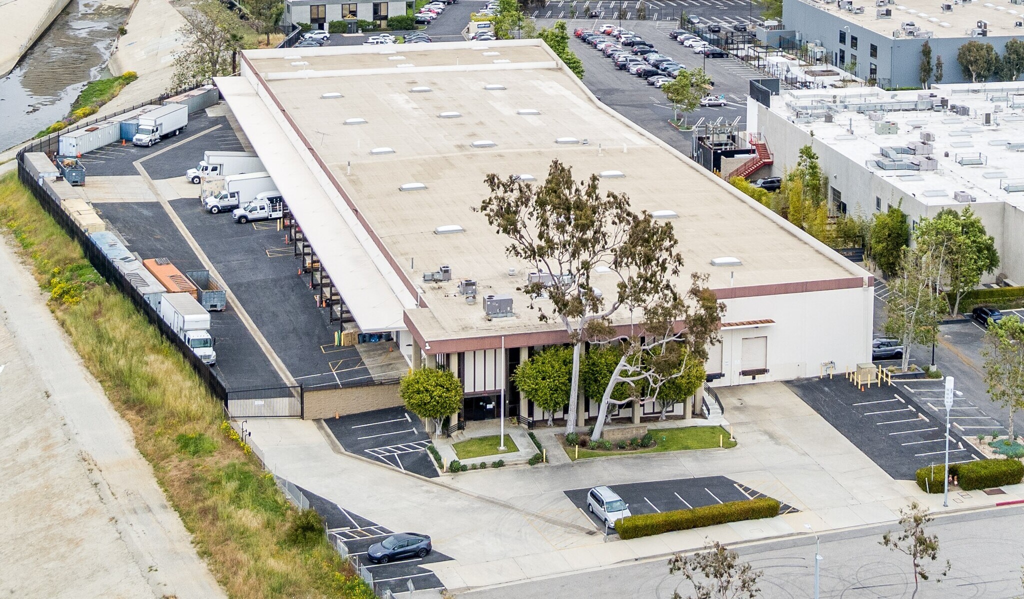 5300 Alla Rd, Los Angeles, CA à louer Photo du bâtiment- Image 1 de 10
