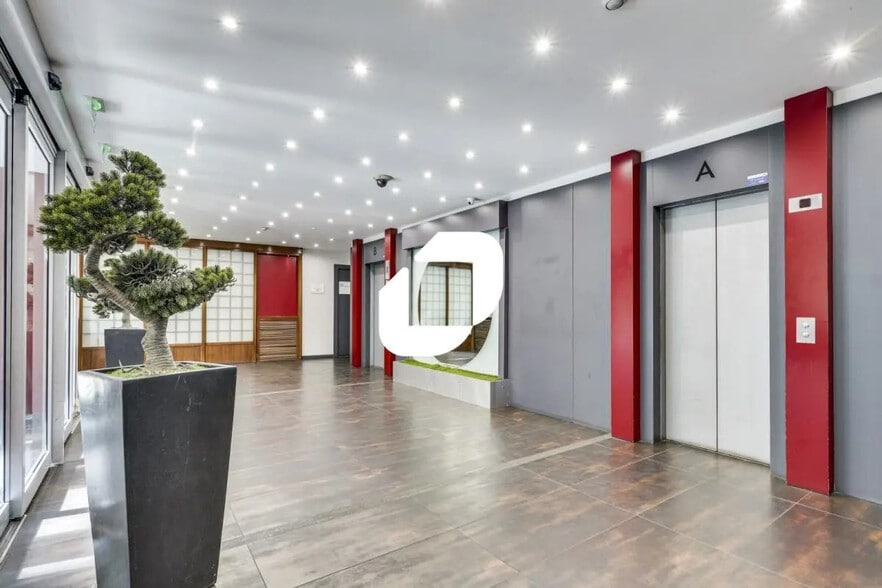 Bureau dans Noisy-le-Grand à louer - Hall d’entrée - Image 2 de 9