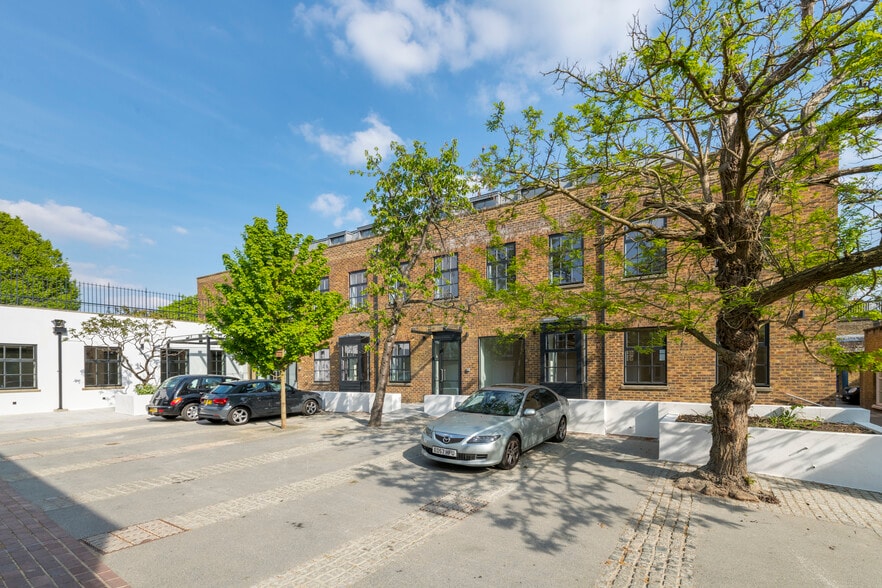 Holbrooke Pl, Richmond for lease - Primary Photo - Image 1 of 3