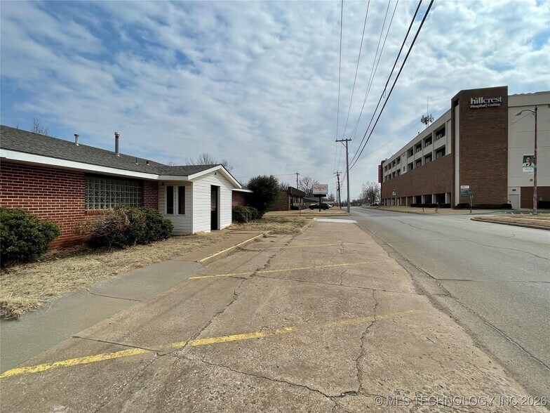112 S Highland Ave, Cushing, OK à vendre - Photo du bâtiment - Image 2 de 2