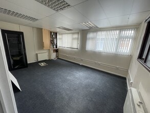 Northern Rd, Newark for lease Interior Photo- Image 2 of 5