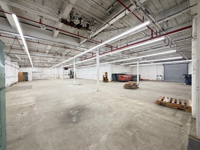 1109 Grand Ave, North Bergen, NJ for lease - Building Photo - Image 2 of 3