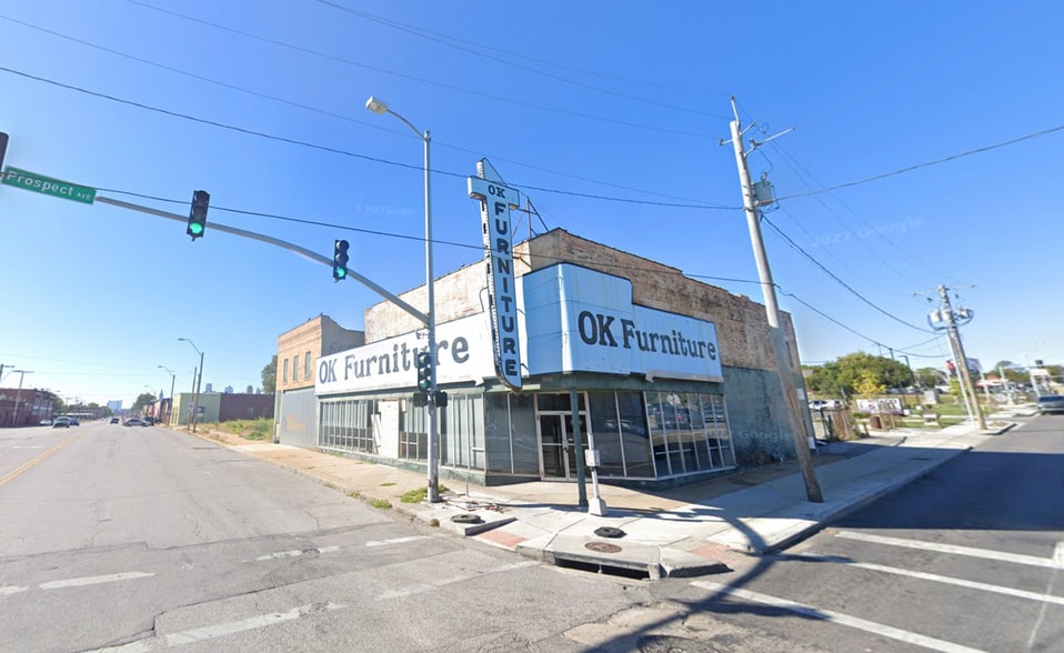 2522 E Truman Rd, Kansas City, MO for lease - Building Photo - Image 2 of 18