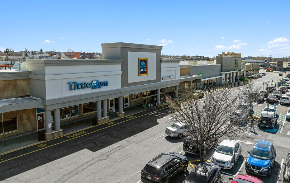 2-4 Memorial Dr, Lodi, NJ à louer - Photo du bâtiment - Image 3 de 10