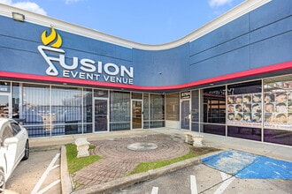 8777 S Gessner Dr, Houston, TX for lease Interior Photo- Image 1 of 21