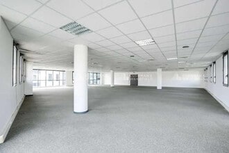 Office in Marseille for lease Interior Photo- Image 1 of 10