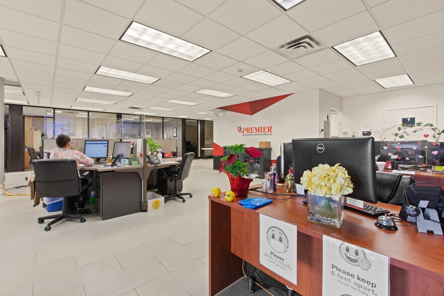 111 Galway Pl, Teaneck, NJ à vendre - Photo intérieure - Image 3 de 61