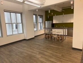 310 SW 4th Ave, Portland, OR for lease Interior Photo- Image 2 of 7