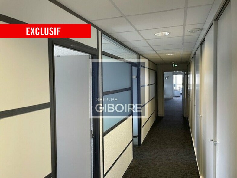 Office in Rennes for lease - Building Photo - Image 3 of 13