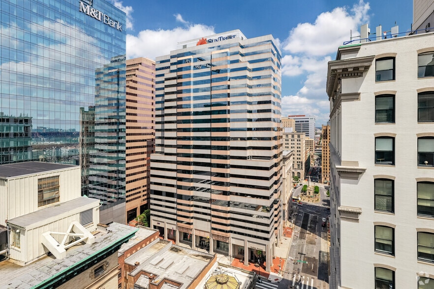 120 E Baltimore St, Baltimore, MD for lease - Building Photo - Image 1 of 11