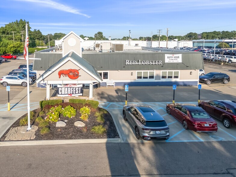 5774 N Wayne Rd, Westland, MI à vendre - Photo du bâtiment - Image 2 de 5