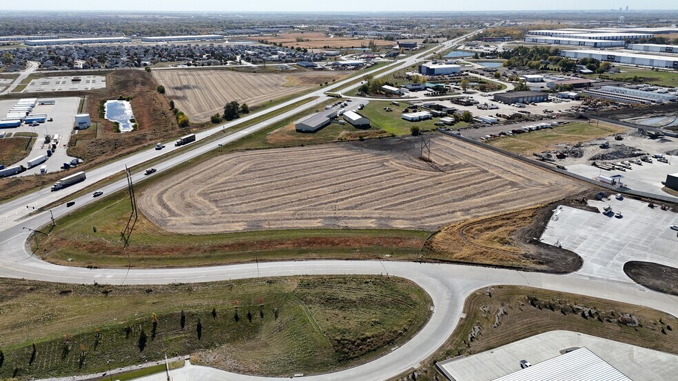 2500 Shiloh Rose Pky SW, Bondurant, IA à vendre - Photo du bâtiment - Image 2 de 11