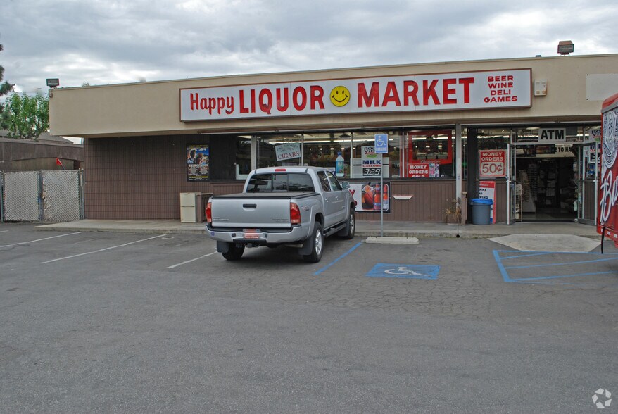 138-140 E Taft Ave, Orange, CA à louer - Photo du bâtiment - Image 3 de 4