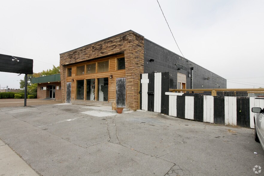 823 Woodland St, Nashville, TN à louer - Photo du bâtiment - Image 2 de 32