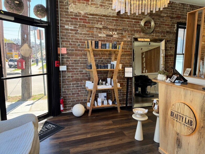 41 Liberty St, Newburgh, NY à louer - Photo du bâtiment - Image 2 de 3