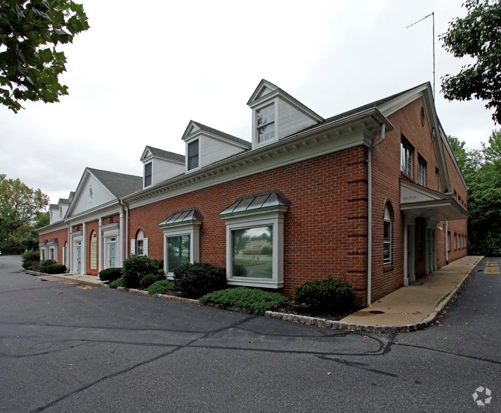 218 Ridgedale Ave, Cedar Knolls, NJ for sale - Primary Photo - Image 1 of 1