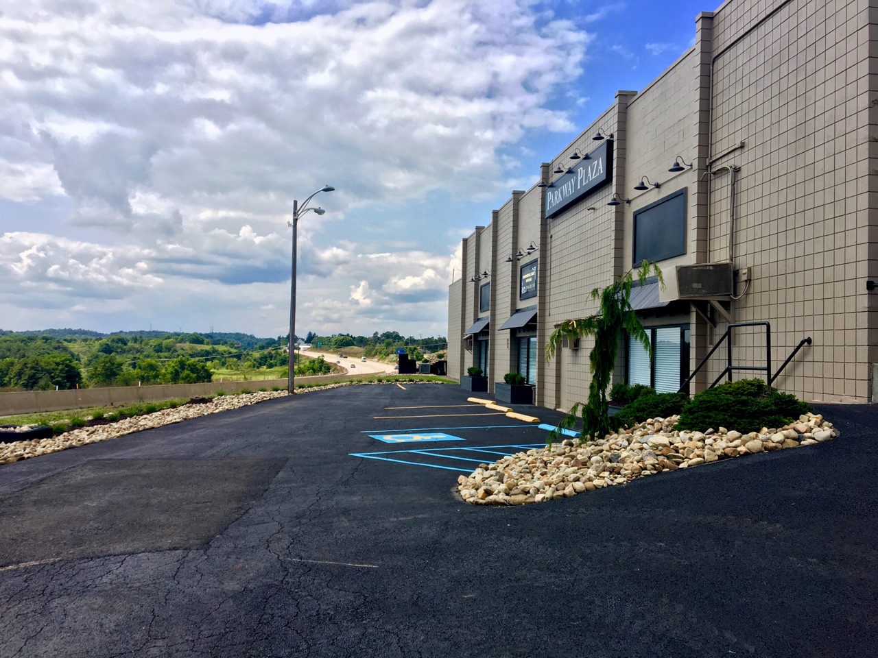 7851-7867 Steubenville Pike, Oakdale, PA for sale Primary Photo- Image 1 of 1