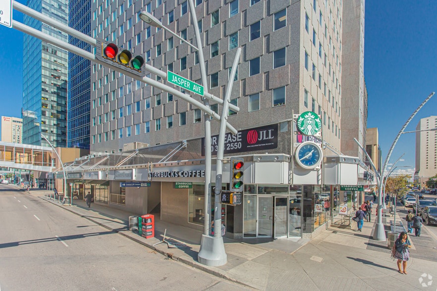 10080 Jasper Ave NW, Edmonton, AB à louer - Photo du bâtiment - Image 3 de 12