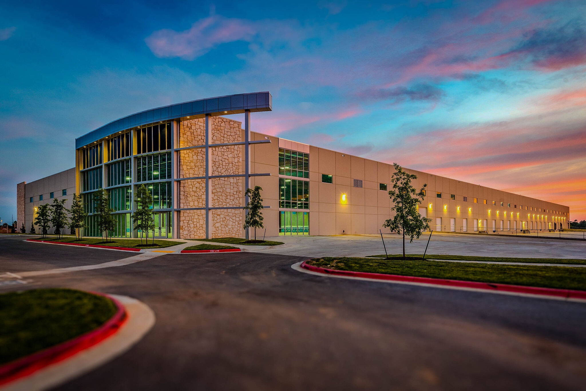 5000 SW Regional Airport Blvd, Bentonville, AR for lease Primary Photo- Image 1 of 7